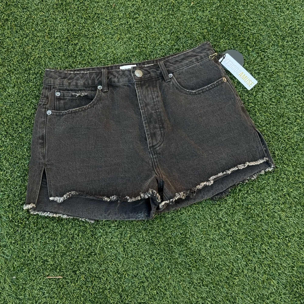 Amuse Society Women's Shorts Jeans Color Black Size 30 New With Tag